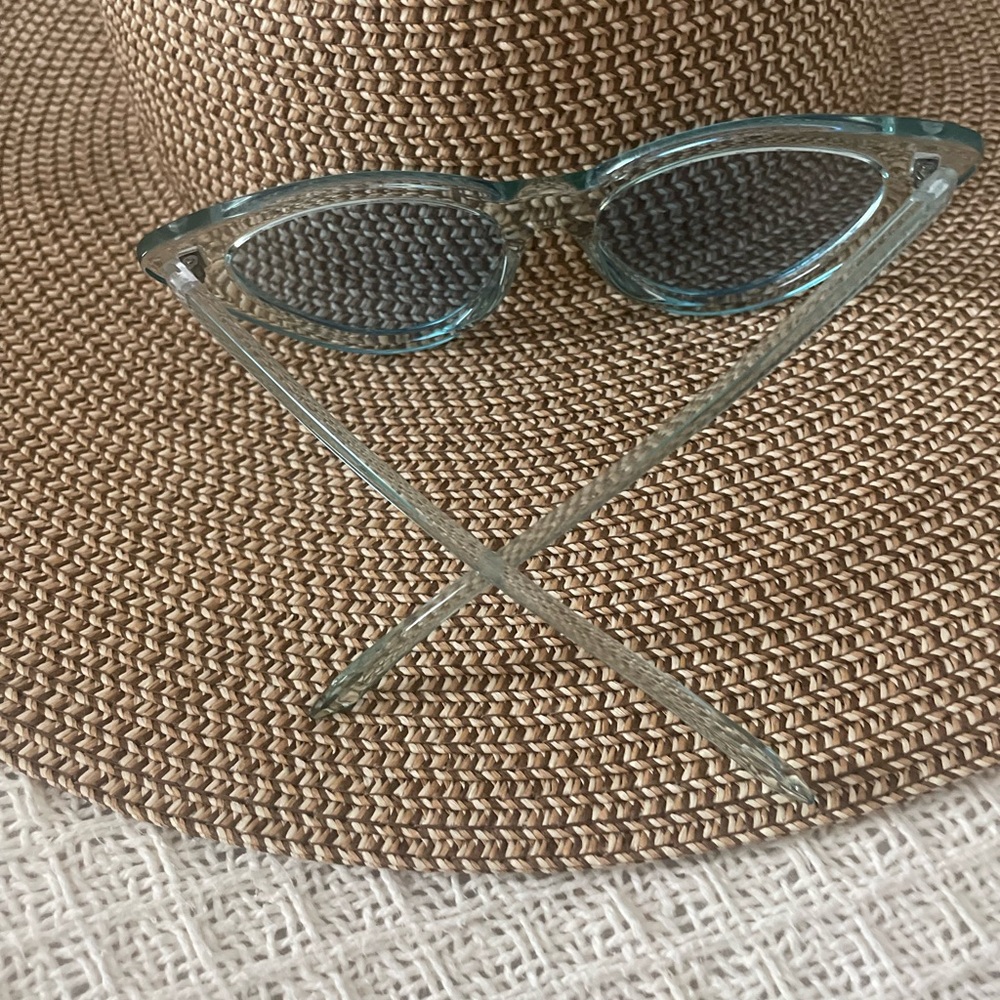 Stylish Blue-Tinted Cat Eye Glasses - Picture 7 of 7